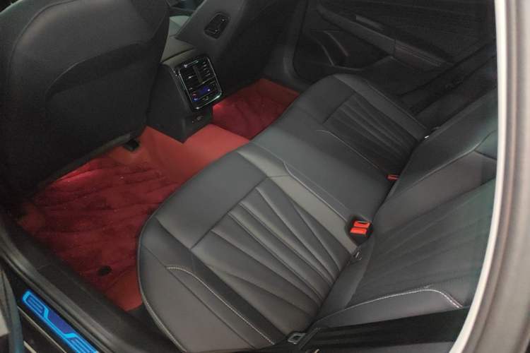 Used Volkswagen Passat 2025 Outstanding Model 380TSI Starry Dragon Edition Left Rear Seat