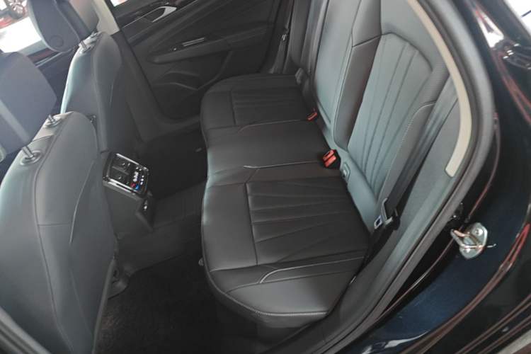 Used Volkswagen Passat 2025 Premium Version 380TSI Dragon Edition Left Rear Seat
