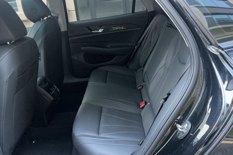 Used Volkswagen Passat 2025 Pro 380TSI Starry Dragon Edition Left Rear Seat