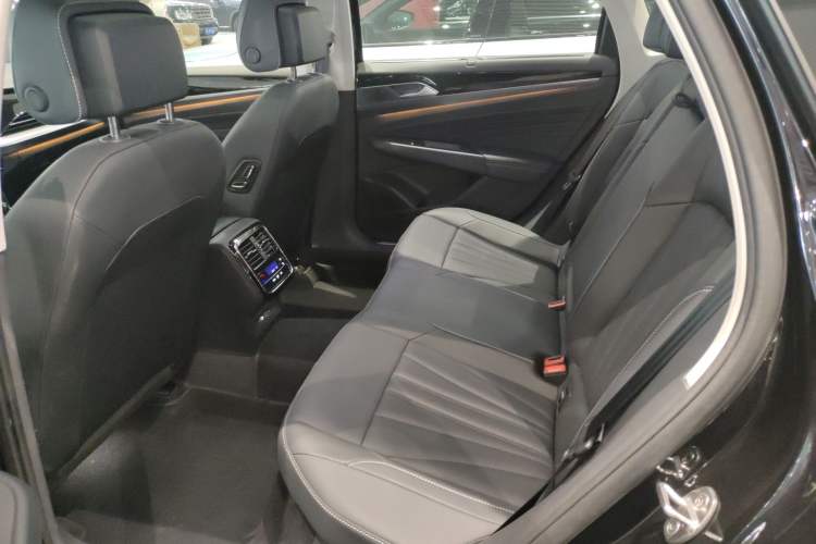 Used Volkswagen Passat 2025 Outstanding Model 380TSI Dragon Glory Edition Left Rear Seat