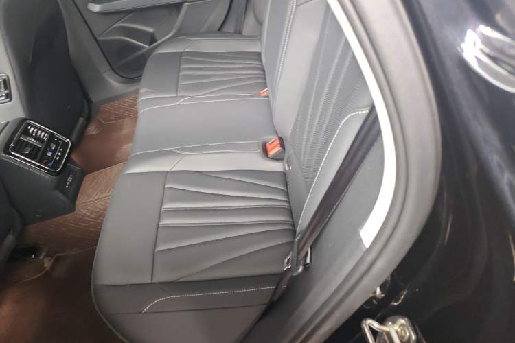 Used Volkswagen Passat 2025 Premium Version 380TSI Dragon Edition Left Rear Seat