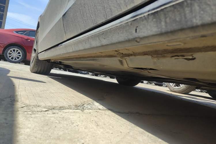 Used Volkswagen Passat 2025 Pro 380TSI Starry Dragon Edition Left Side Sill