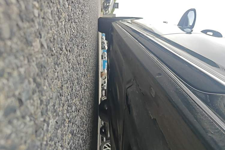 Used Volkswagen Passat 2025 Outstanding Model 280TSI Business Edition Left Side Sill
