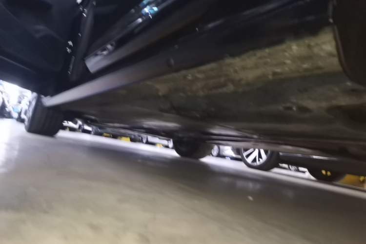Used Volkswagen Passat 2025 Premium Version 380TSI Dragon Edition Left Side Sill