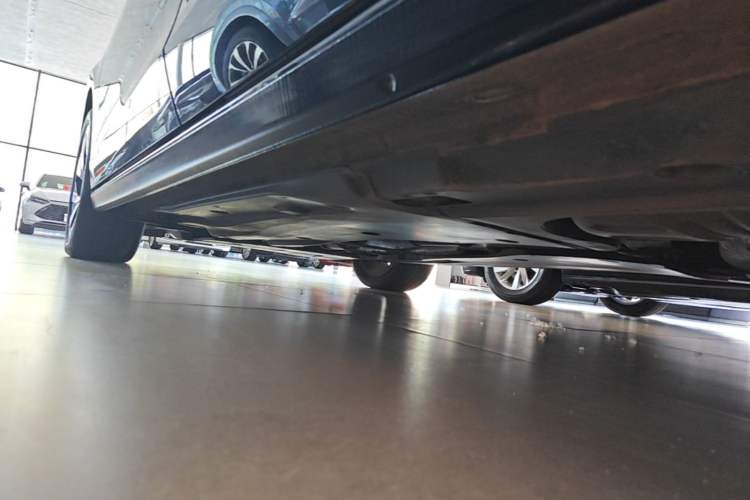 Used Volkswagen Passat 2025 Pro 380TSI Starry Dragon Edition Left Side Sill