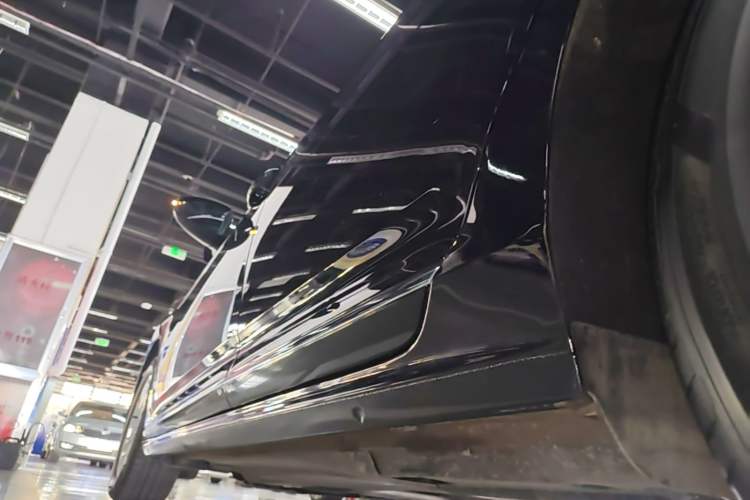 Used Volkswagen Passat 2025 Outstanding Model 280TSI Business Edition Left Side Sill