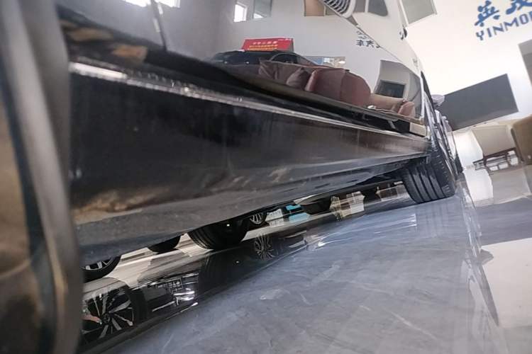 Used Volkswagen Passat 2025 Pro 380TSI Dragon Glory Edition Left Side Sill