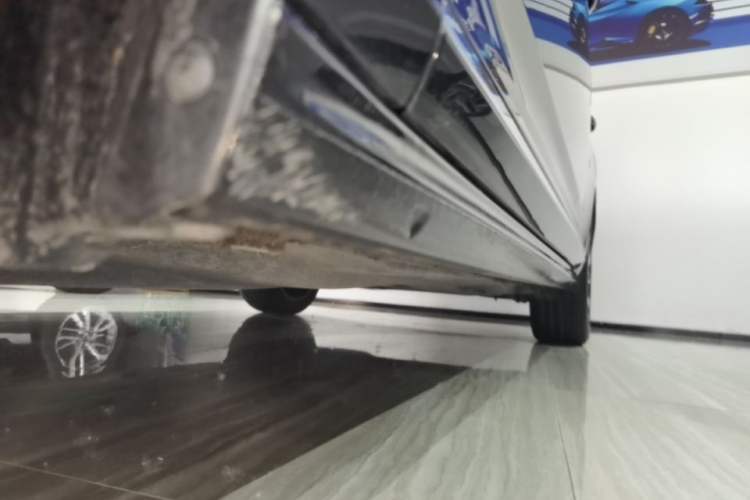 Used Volkswagen Passat 2025 Premium Version 380TSI Dragon Edition Left Side Sill