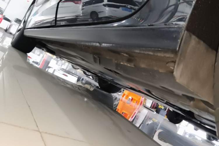 Used Volkswagen Passat 2025 Pro 380TSI Starry Dragon Edition Left Side Sill