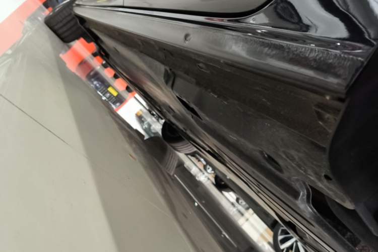 Used Volkswagen Passat 2025 Premium Version 380TSI Dragon Edition Left Side Sill