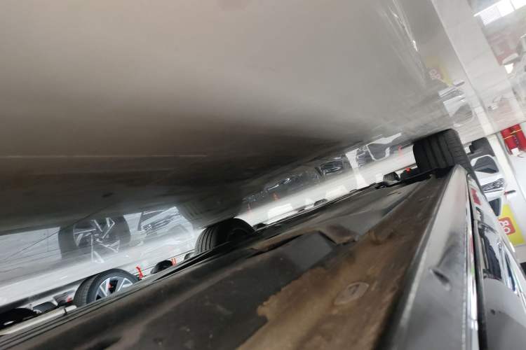 Used Volkswagen Passat 2025 Premium Version 380TSI Dragon Edition Left Side Sill