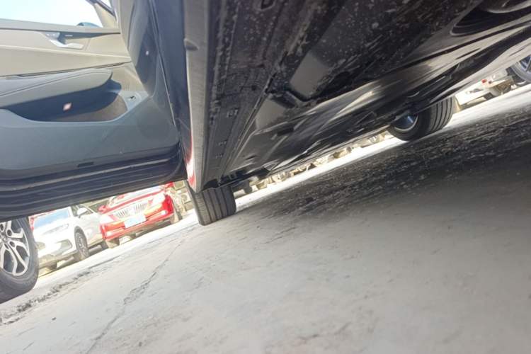 Used Volkswagen Passat 2025 Pro 380TSI Dragon Edition Left Side Sill