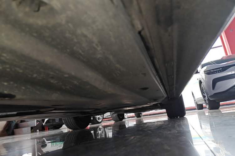 Used Volkswagen Passat 2025 Premium Version 380TSI Dragon Edition Left Side Sill