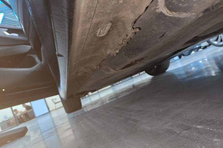 Used Volkswagen Passat 2025 Pro 380TSI Dragon Glory Edition Left Side Sill
