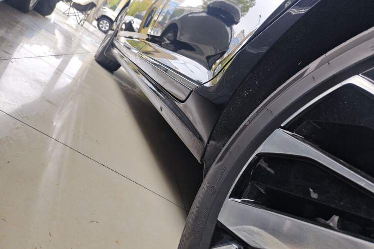 Used Volkswagen Passat 2025 Premium Version 380TSI Dragon Edition Left Side Sill