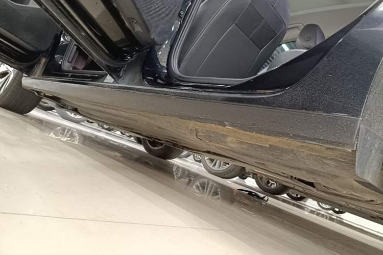 Used Volkswagen Passat 2025 Pro 380TSI Starry Dragon Edition Left Side Sill