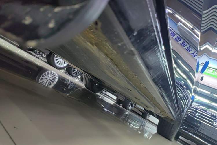 Used Volkswagen Passat 2025 Pro 380TSI Dragon Glory Edition Left Side Sill