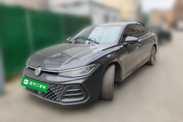 Ojetý Volkswagen Passat 2025 Pro 380TSI Dragon Supreme Edition