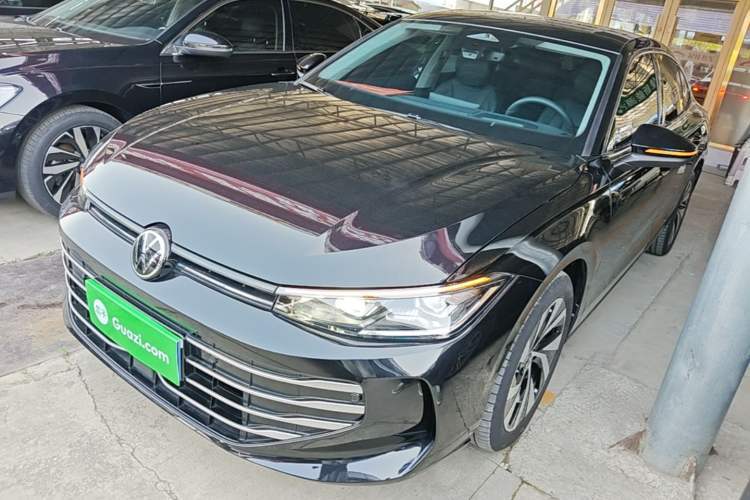Ojetý Volkswagen Passat 2025 Pro 380TSI Dragon Glory Edition Guazi used car, China used car export, Used car for sale, Used  cars, Cheapest cars for sale