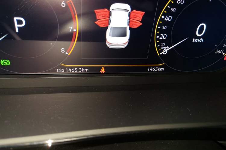 Used Volkswagen Passat 2025 Premium Version 380TSI Dragon Edition Odometer Close Up
