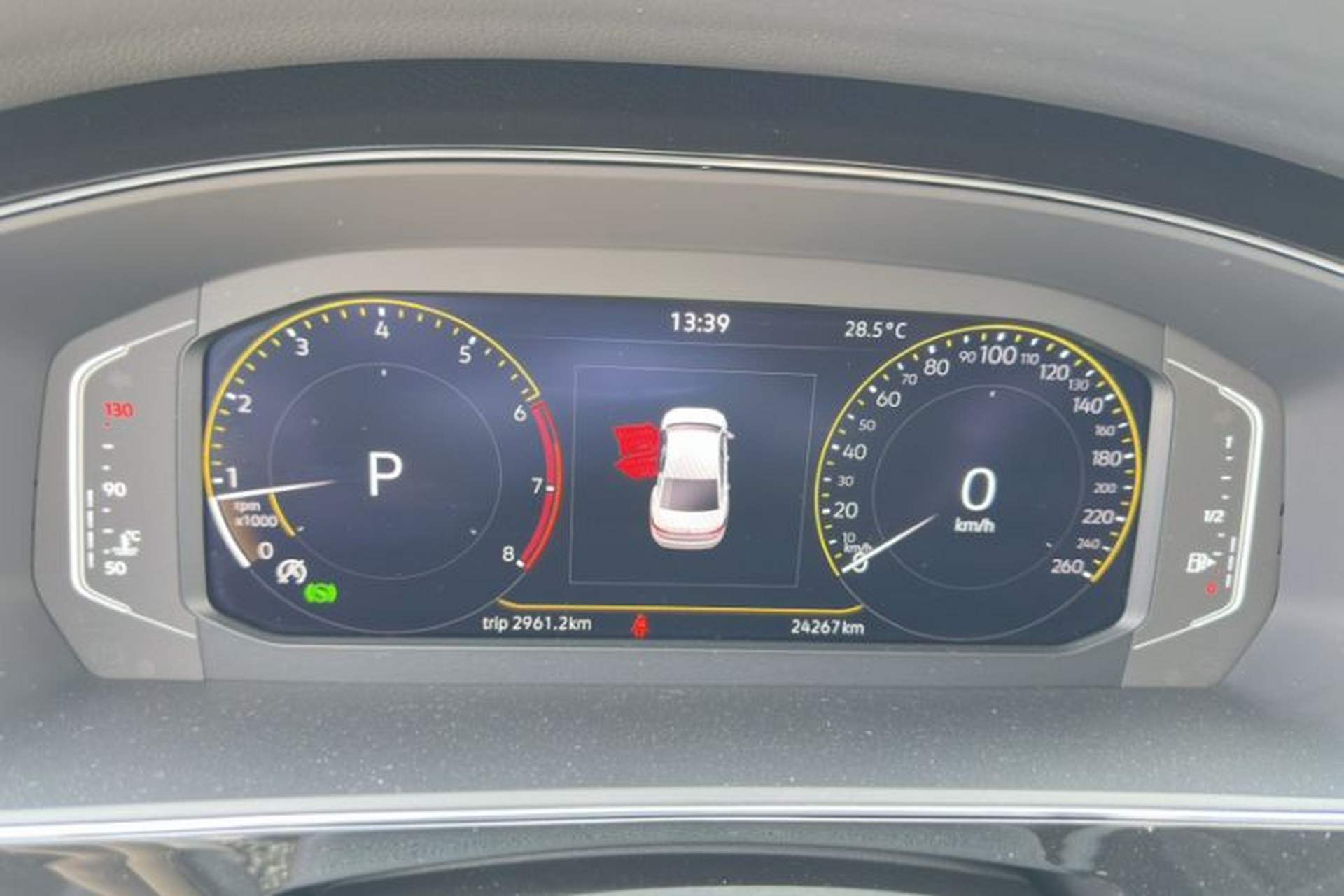 Used Volkswagen Passat 2025 Premium Version 380TSI Dragon Edition Odometer Close Up