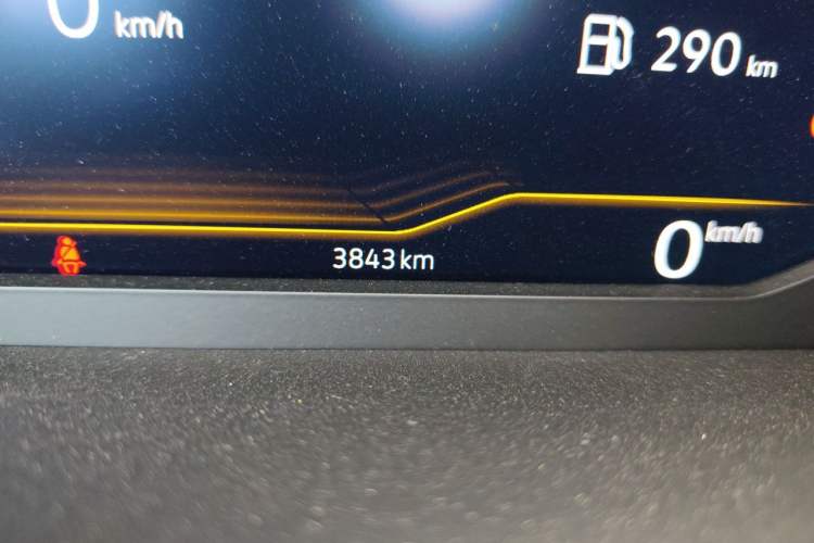 Used Volkswagen Passat 2025 Premium Version 380TSI Dragon Edition Odometer Close Up