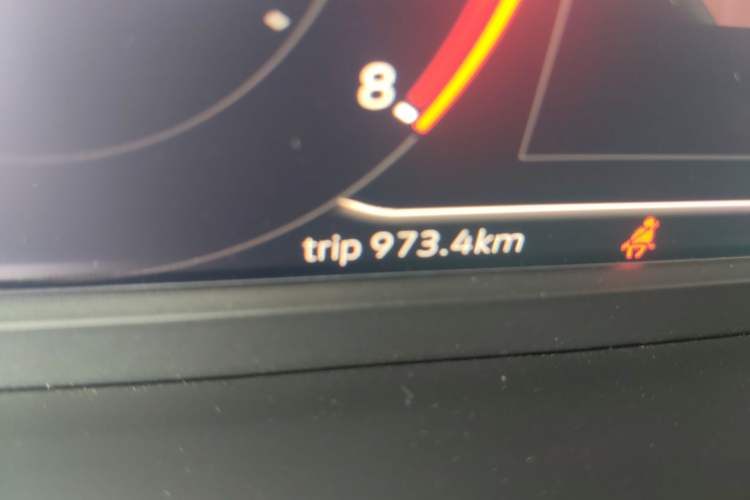 Used Volkswagen Passat 2025 Premium Version 380TSI Dragon Edition Odometer Close Up