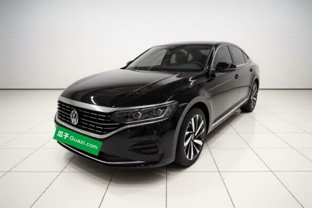 Ojetý Volkswagen Passat 2025 Outstanding Model 380TSI Dragon Glory Edition