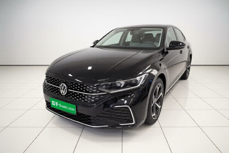 Volkswagen Passat 2025 Outstanding Model 330TSI Starry Elite Edition
