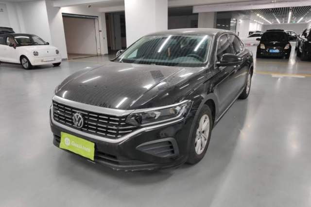 Ojetý Volkswagen Passat 2025 Outstanding Model 280TSI Business Edition