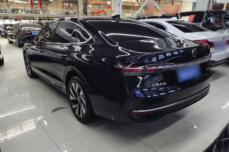 Used Volkswagen Passat 2025 Pro 380TSI Dragon Glory Edition Rear Left 45 Deg