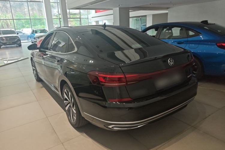 Used Volkswagen Passat 2025 Outstanding Model 380TSI Dragon Glory Edition Rear Left 45 Deg