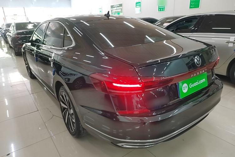 Used Volkswagen Passat 2025 Outstanding Model 380TSI Dragon Glory Edition Rear Left 45 Deg