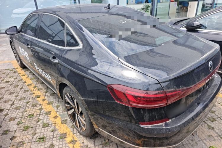 Used Volkswagen Passat 2025 Outstanding Model 380TSI Dragon Glory Edition Rear Left 45 Deg