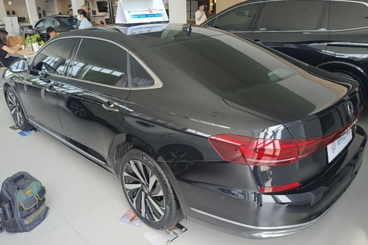 Used Volkswagen Passat 2025 Outstanding Model 380TSI Dragon Glory Edition Rear Left 45 Deg