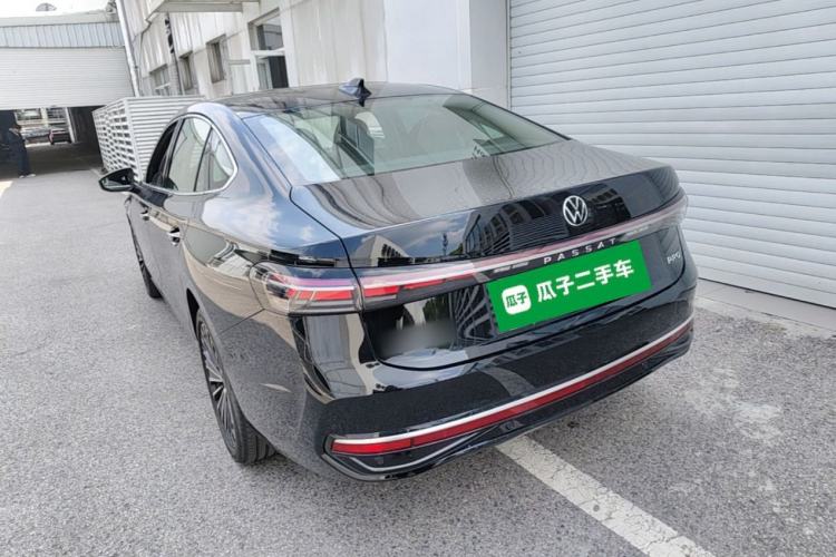 Used Volkswagen Passat 2025 Pro 380TSI Dragon Supreme Edition Rear Left 45 Deg