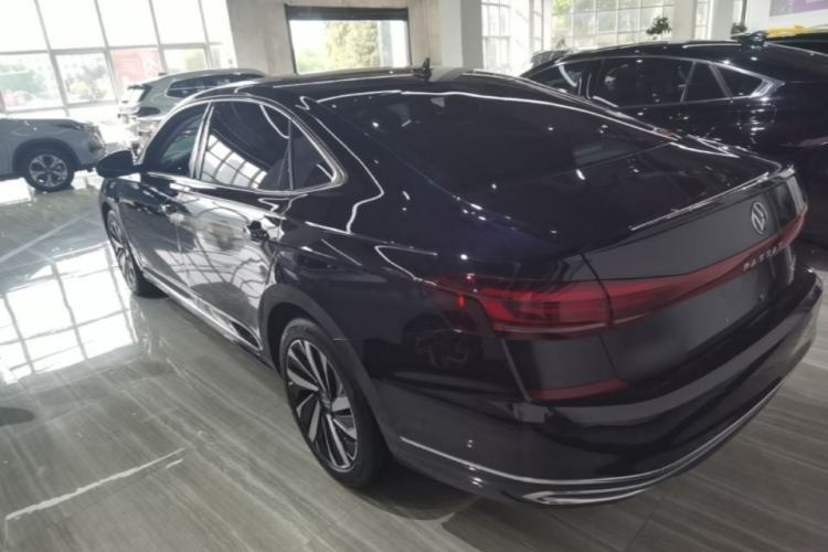 Used Volkswagen Passat 2025 Premium Version 380TSI Dragon Edition Rear Left 45 Deg