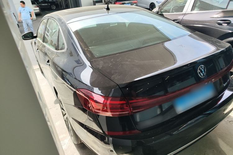 Used Volkswagen Passat 2025 Outstanding Model 380TSI Dragon Glory Edition Rear Left 45 Deg