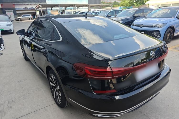 Used Volkswagen Passat 2025 Outstanding Model 380TSI Dragon Glory Edition Rear Left 45 Deg