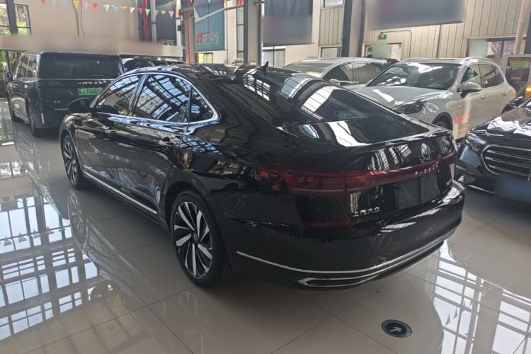 Used Volkswagen Passat 2025 Outstanding Model 380TSI Dragon Glory Edition Rear Left 45 Deg