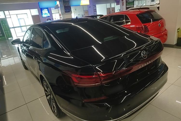 Used Volkswagen Passat 2025 Outstanding Model 380TSI Dragon Glory Edition Rear Left 45 Deg