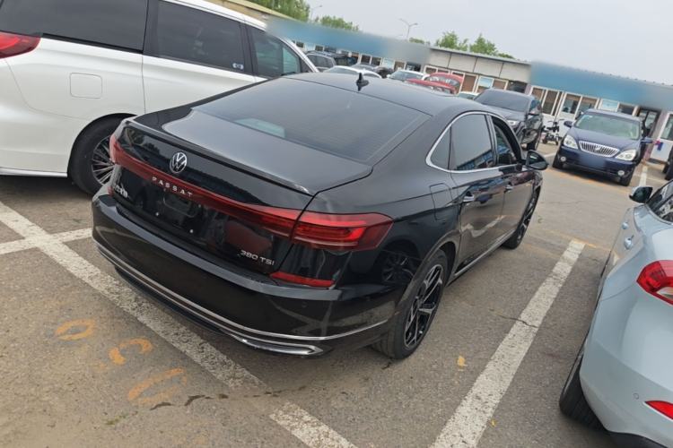 Used Volkswagen Passat 2025 Outstanding Model 380TSI Starry Dragon Glorious Edition Rear Right 45 Deg