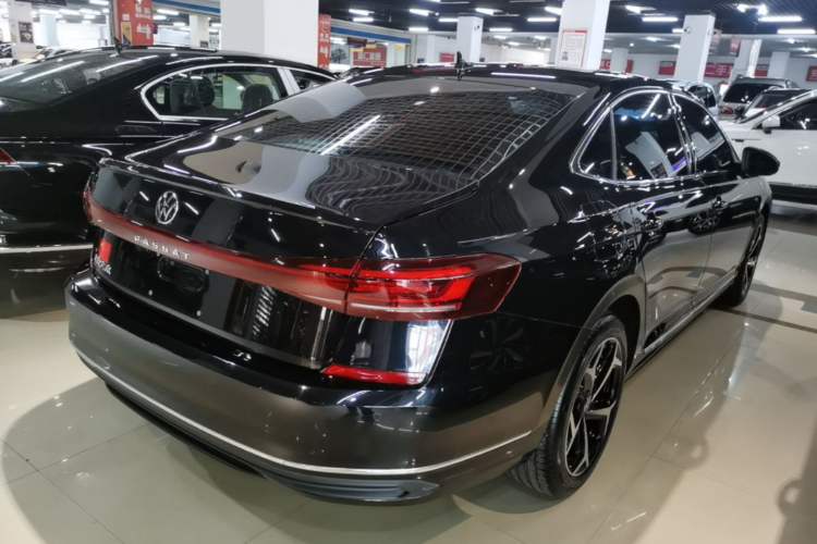 Used Volkswagen Passat 2025 Outstanding Model 330TSI Starry Elite Edition Rear Right 45 Deg