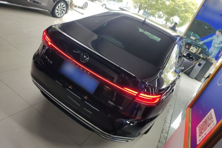 Used Volkswagen Passat 2025 Outstanding Model 380TSI Starry Dragon Glorious Edition Rear Right 45 Deg