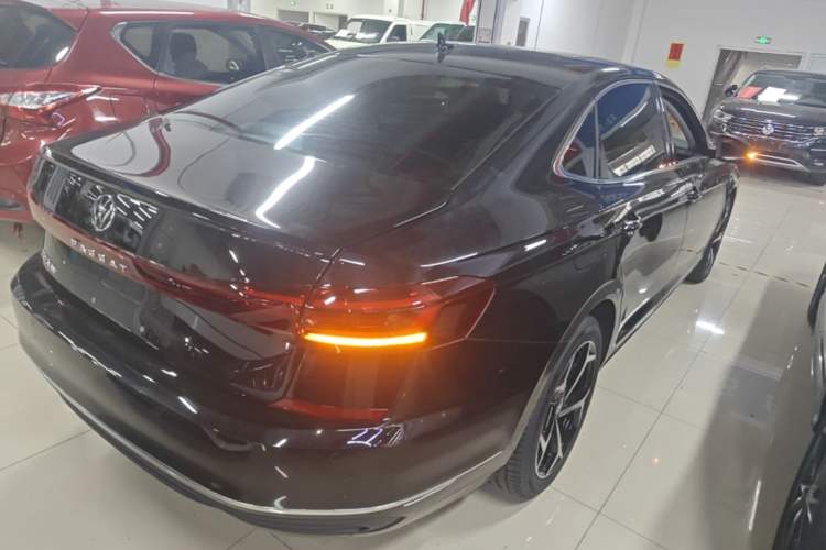 Used Volkswagen Passat 2025 Outstanding Model 330TSI Starry Elite Edition Rear Right 45 Deg