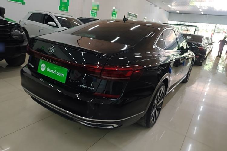 Used Volkswagen Passat 2025 Outstanding Model 380TSI Dragon Glory Edition Rear Right 45 Deg