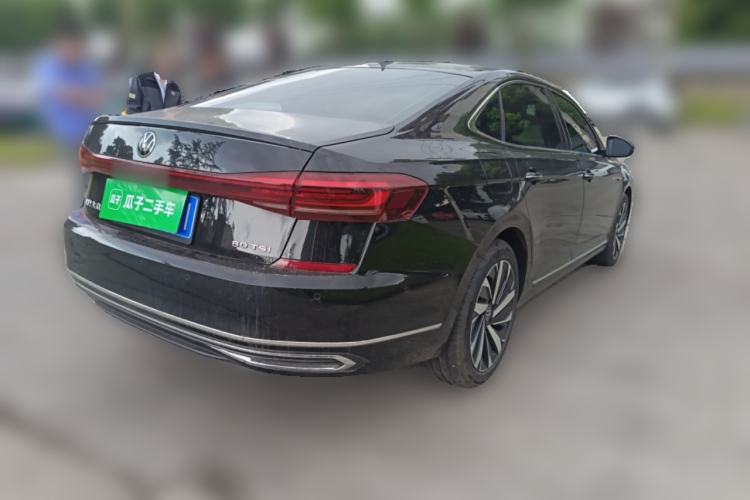 Used Volkswagen Passat 2025 Outstanding Model 380TSI Dragon Glory Edition Rear Right 45 Deg
