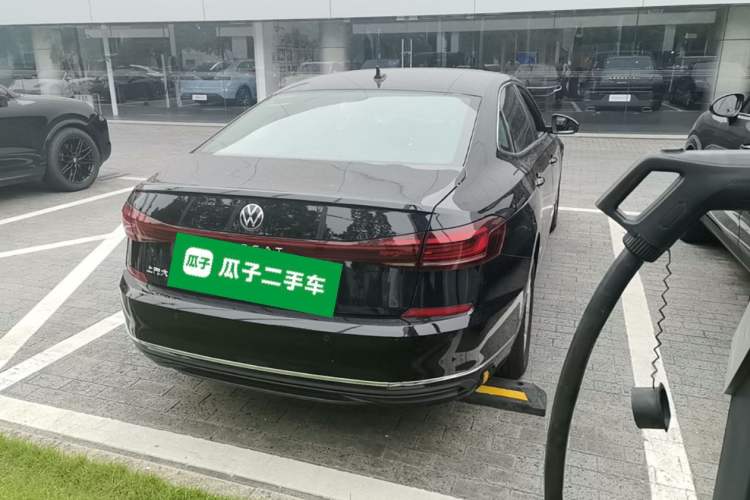 Used Volkswagen Passat 2025 Outstanding Model 280TSI Business Edition Rear Right 45 Deg