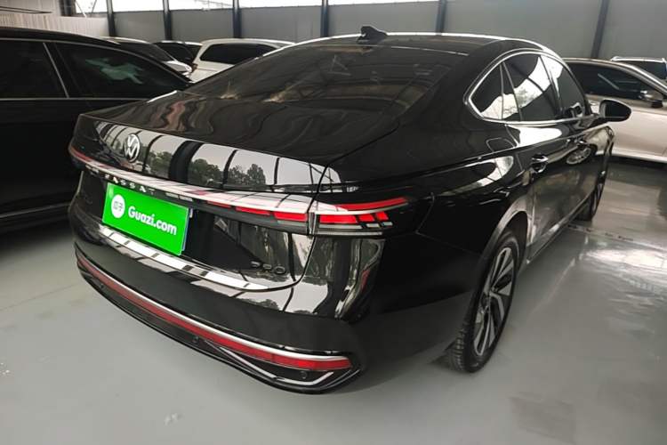 Used Volkswagen Passat 2025 Pro 380TSI Dragon Glory Edition Rear Right 45 Deg
