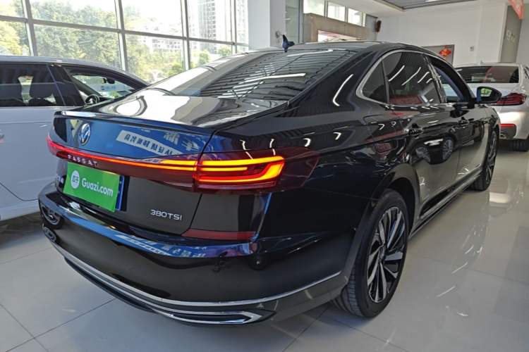 Used Volkswagen Passat 2025 Premium Version 380TSI Dragon Edition Rear Right 45 Deg